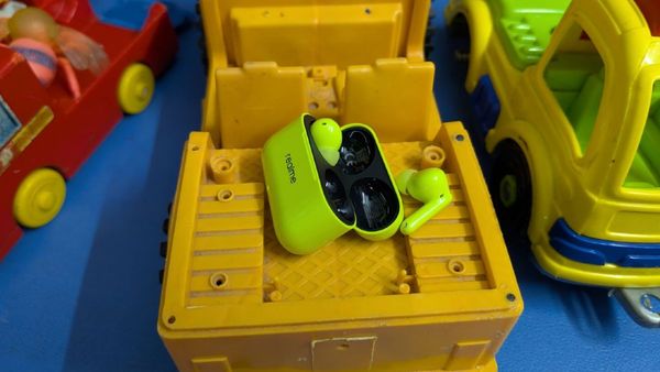 Realme Buds T200 Affordable TWS Earbuds with ANC Launched in India