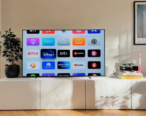 Still Watching on That Old Screen? 5 Signs It’s Time for a New TV Still Watching on That Old Screen? 5 Signs It’s Time for a New TV