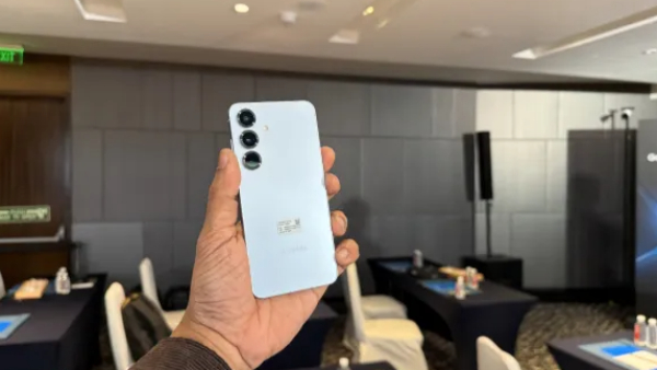 Top Five Compact Flagships You Can Buy in India (August 2025) Top Five Compact Flagships You Can Buy in India (August 2025)