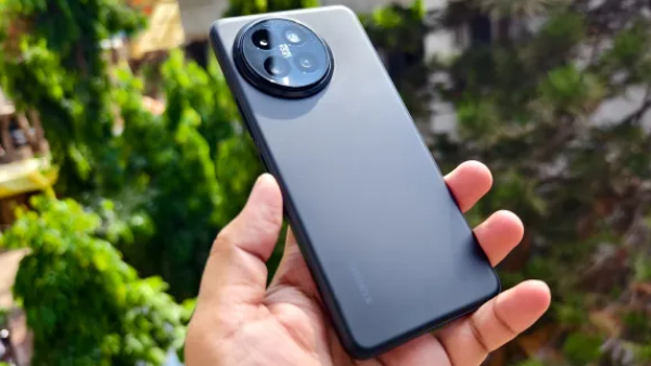 Top 5 Smartphones Under ₹35,000 You Can Buy Right Now Top 5 Smartphones Under ₹35,000 You Can Buy Right Now