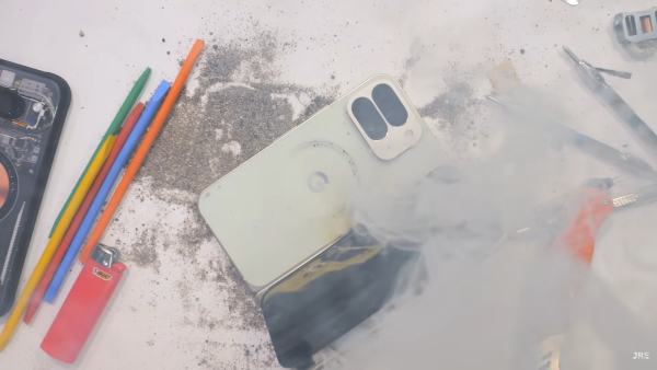 Google Pixel 10 Pro Fold Explodes in Durability Test