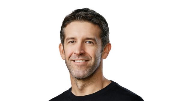 Report: Tim Cook Likely to Stay on as Apple CEO Through 2026