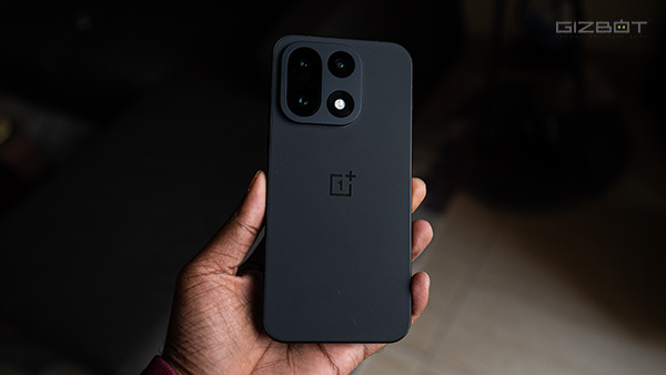 OnePlus 15 Review: The Power and Speed are Back, But at a Cost OnePlus 15 Review: The Power and Speed are Back, But at a Cost