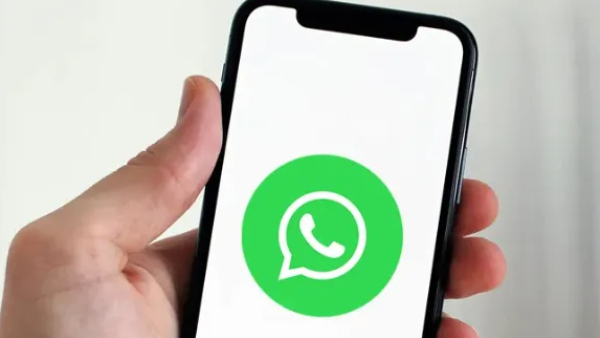 How to Add Your Instagram and Facebook Links to WhatsApp