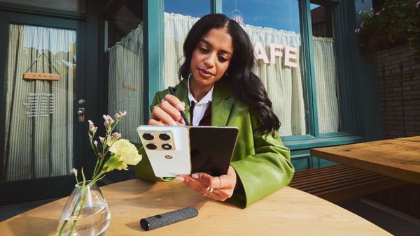 Motorola Razr Fold Launched at CES 2026 to Take on Galaxy Z Fold 7