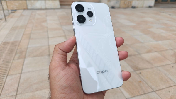 Vivo V70 vs OPPO Reno15: Which Compact Phone Should You Consider?