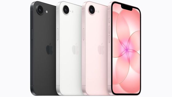 नया Apple iPhone 17e अपने स्लीक डिजाइन और आकर्षक सॉफ्ट पिंक कलर में।