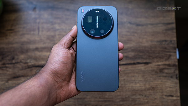 Xiaomi 17 Ultra Review: Design and Build