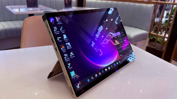 ASUS ROG Flow Z13-KJP Review: Display
