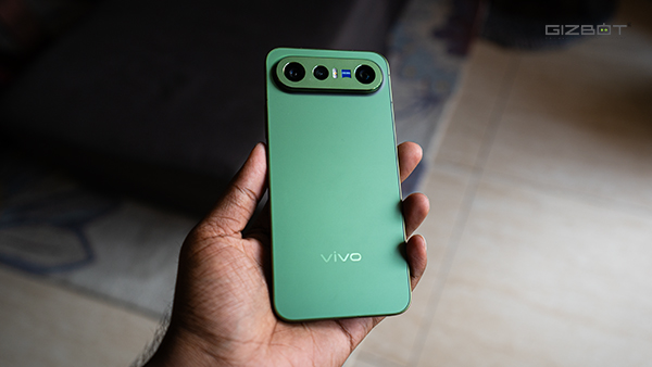 vivo X300 FE: Design and Build