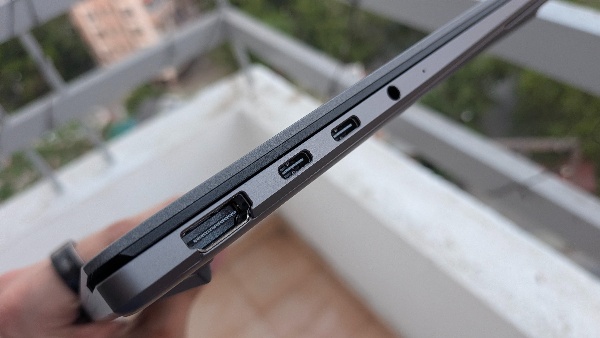 ASUS Zenbook S14 (2026) Review: Ports and Connectivity