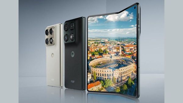 Motorola Razr Fold Launched in India: Check Price, Specs, Offers Motorola Razr Fold Launched in India: Check Price, Specs, Offers