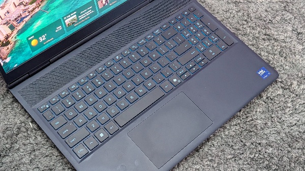 Alienware 16X Aurora Review: Keyboard and Trackpad