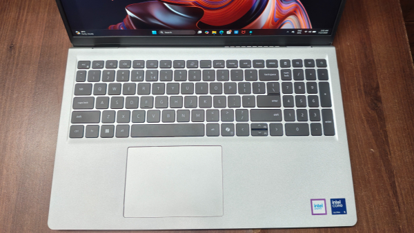 Dell 15 (2026) Review: Keyboard and Trackpad
