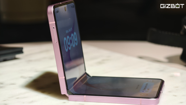 Samsung Galaxy Z Flip8 Impressions 