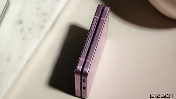 Samsung Galaxy Z Flip8 Review: Battery
