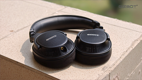 I Used the Sony MDR-MV1 for Video Editing, Here's How It Went I Used the Sony MDR-MV1 for Video Editing, Here's How It Went