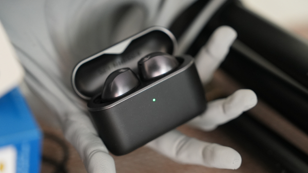 Sennheiser Momentum True Wireless 5: Display