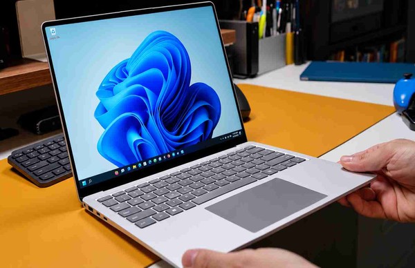 Microsoft Now Lets AirPods Connect Faster: How to Install The New Upda Microsoft Now Lets AirPods Connect Faster: How to Install The New Upda