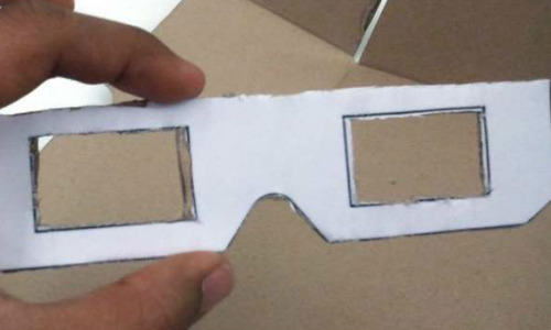 ಹತ್ತು ರೂಪಾಯಿ ಖರ್ಚಿನಲ್ಲಿ 3ಡಿ ಗ್ಲಾಸ್ ರೆಡಿ ಹತ್ತು ರೂಪಾಯಿ ಖರ್ಚಿನಲ್ಲಿ 3ಡಿ ಗ್ಲಾಸ್ ರೆಡಿ