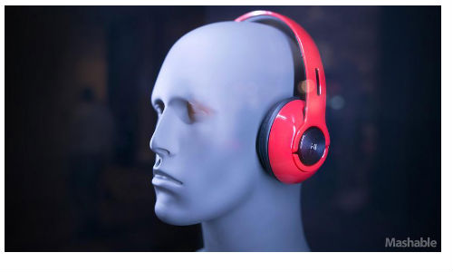 on-ear-foldable-headphones-with-pouch