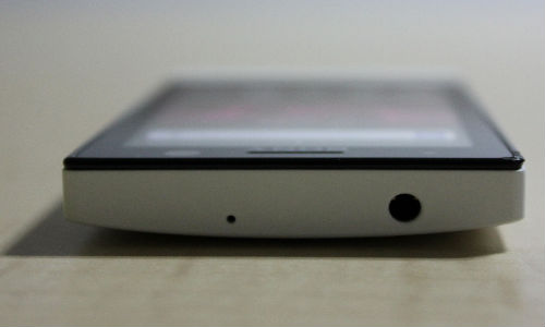 sony-xperia-u-shot-4 sony-xperia-u-shot-4