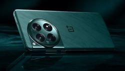 OnePlus: ಒನ್‌ಪ್ಲಸ್‌ 12R ಸ್ಮಾರ್ಟ್‌ಫೋನ್‌ನ ಬ್ಯಾಟರಿ, ಡಿಸ್‌ಪ್ಲೇ ಬಗ್ಗೆ ಹೊರಬಿತ್ತು ಅಧಿಕೃತ ಮಾಹಿತಿ! ವಾವ್‌ ಅಂತೀರಾ...