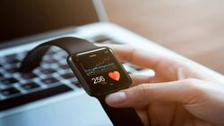 Apple Watch: ದೆಹಲಿ ಮಹಿಳೆಯ ಜೀವ ಉಳಿಸಿದ ಆಪಲ್‌ ವಾಚ್! ಅದೇಗೆ ಸಾಧ್ಯ ಅಂತೀರಾ?... 