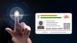ನಿಮ್ಮ ಬ್ಯಾಂಕ್ ಖಾತೆಯಲ್ಲಿನ ಹಣ ಸೇಫ್ ಆಗಿ ಇರಬೇಕಾ? ಹಾಗಿದ್ರೆ ಈಗಲೇ ಆಧಾರ್ ಬಯೋಮೆಟ್ರಿಕ್ 'Lock' ಮಾಡಿ