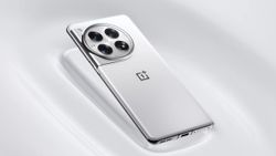 OnePlus: ಒನ್‌ಪ್ಲಸ್ 12 ಗ್ಲಾಸಿಯಾ ವೈಟ್ ಸರಣಿಯ ನೂತನ ಸ್ಮಾರ್ಟ್‌ಫೋನ್ ಲಾಂಚ್: ವಾವ್ ಎನಿಸುವ ಫೀಚರ್ಸ್ !
