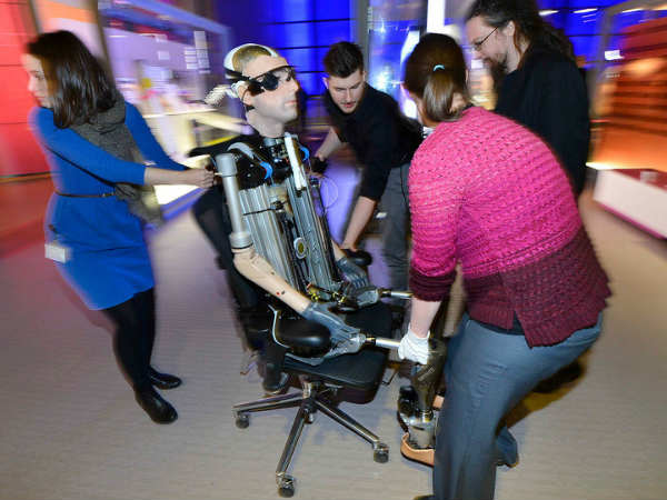 ವಿಶ್ವದ ಮೊದಲ ಕೃತಕ ಮಾನವ ಹೇಗಿದ್ದಾನೆ ಗೊತ್ತಾ ?