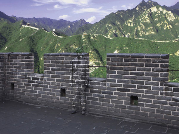 ಚಿತ್ರದೊಳಗೊಬ್ಬ ಅದೃಶ್ಯ ಮಾನವ ..!