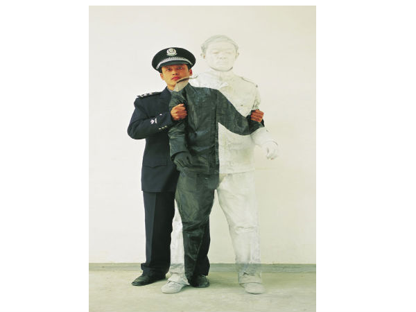 ಚಿತ್ರದೊಳಗೊಬ್ಬ ಅದೃಶ್ಯ ಮಾನವ ..!