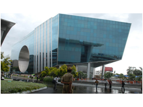 ಬೆಂಗಳೂರಿನ ಇನ್ಫೋಸಿಸ್ ಕ್ಯಾಂಪಸ್ನಲ್ಲಿ ಸುತ್ತಾಡಿ ಬೆಂಗಳೂರಿನ ಇನ್ಫೋಸಿಸ್ ಕ್ಯಾಂಪಸ್ನಲ್ಲಿ ಸುತ್ತಾಡಿ