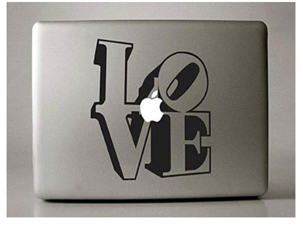 ಮ್ಯಾಕ್‌ಬುಕ್‌ ಕ್ರಿಯೆಟಿವ್‌ ಸ್ಟಿಕ್ಕರ್‌ಗಳು