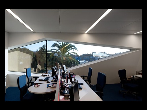 ಸುಂದರ ವೊಡಾಫೋನ್‌ ಆಫೀಸ್‌