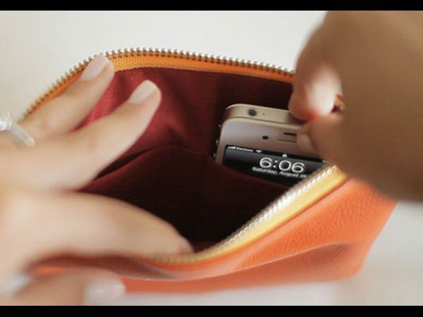 ಮೊಬೈಲ್‌ ಚಾರ್ಜರ್‌ 