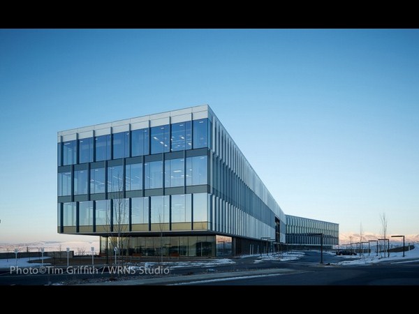 ಏನ್‌ ಚೆಂದ ಈ  ಅಡೋಬ್ ಆಫೀಸ್‌