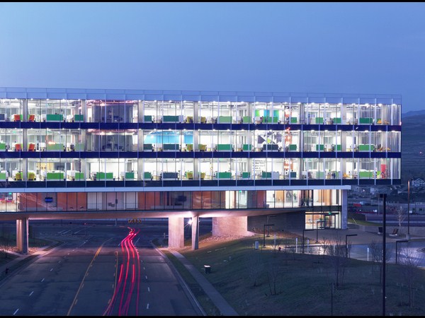 ಏನ್‌ ಚೆಂದ ಈ  ಅಡೋಬ್ ಆಫೀಸ್‌