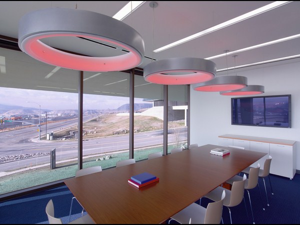 ಏನ್‌ ಚೆಂದ ಈ  ಅಡೋಬ್ ಆಫೀಸ್‌