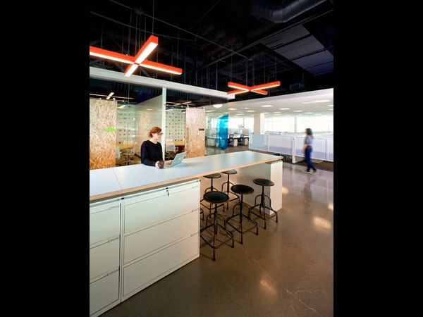 ಸುಂದರ ಎಓಎಲ್‌ ಆಫೀಸ್‌ ನೋಡಿ