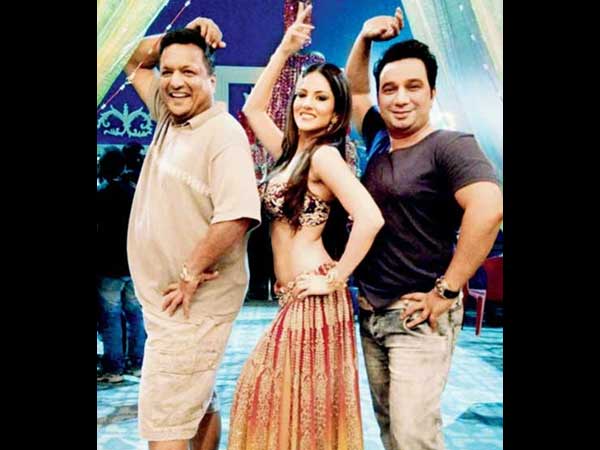 ಸನ್ನಿ ಡ್ಯಾನ್ಸ್ಗೆ ಮನಸೋತ ಪಡ್ಡೆಗಳು ಸನ್ನಿ ಡ್ಯಾನ್ಸ್ಗೆ ಮನಸೋತ ಪಡ್ಡೆಗಳು