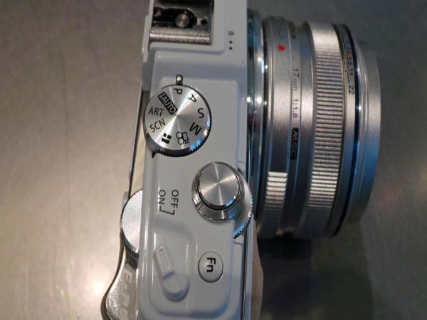   ಒಲಂಪಸ್‌ನಿಂದ ಹೊಸ ಮಿರರ್‌ಲೆಸ್‌ ಕ್ಯಾಮೆರಾ