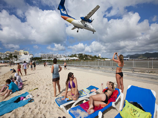 ನಿಮ್ಮ ತಲೆಯ ಸಮೀಪವೇ ವಿಮಾನ ಹಾರುತ್ತೆ.!