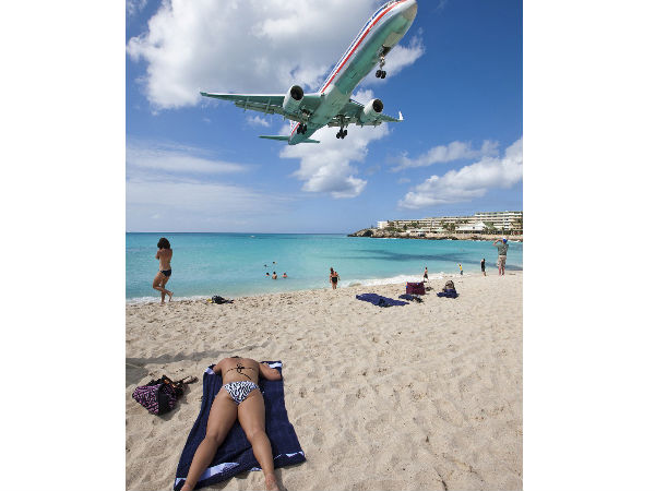 ನಿಮ್ಮ ತಲೆಯ ಸಮೀಪವೇ ವಿಮಾನ ಹಾರುತ್ತೆ.!