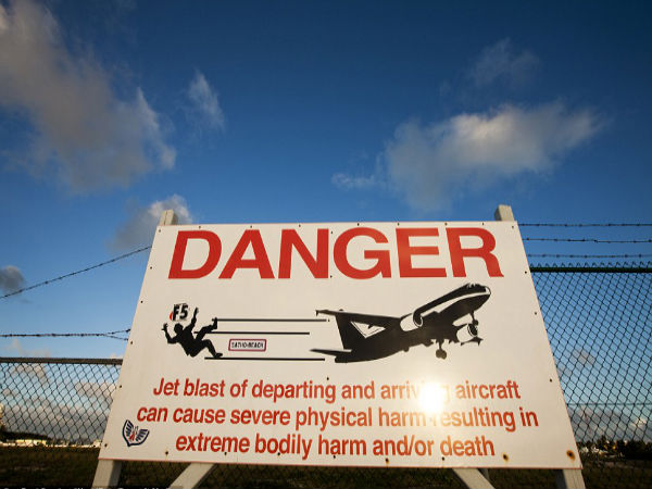 ನಿಮ್ಮ ತಲೆಯ ಸಮೀಪವೇ ವಿಮಾನ ಹಾರುತ್ತೆ.!