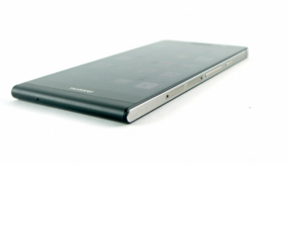 ಹುವಾವೇಯಿಂದ ವಿಶ್ವದ ಸ್ಲಿಮ್ ಸ್ಮಾರ್ಟ್ಫೋನ್ ಬಿಡುಗಡೆ ಹುವಾವೇಯಿಂದ ವಿಶ್ವದ ಸ್ಲಿಮ್ ಸ್ಮಾರ್ಟ್ಫೋನ್ ಬಿಡುಗಡೆ