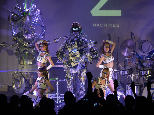 ರಾಕ್‌ ಮ್ಯೂಸಿಕ್‌  ನುಡಿಸುವ ಜಪಾನ್‌ ರೊಬೊಟ್‌ಗಳು