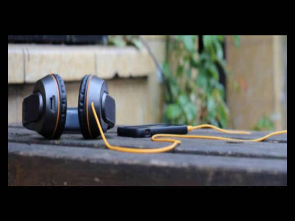 ಸೋಲಾರ್‍ ಹೆಡ್‌ಫೋನ್‌ ಮೊಬೈಲ್‌ ಚಾರ್ಜರ್‍