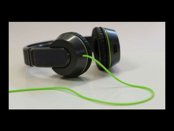 ಸೋಲಾರ್‍ ಹೆಡ್‌ಫೋನ್‌ ಮೊಬೈಲ್‌ ಚಾರ್ಜರ್‍